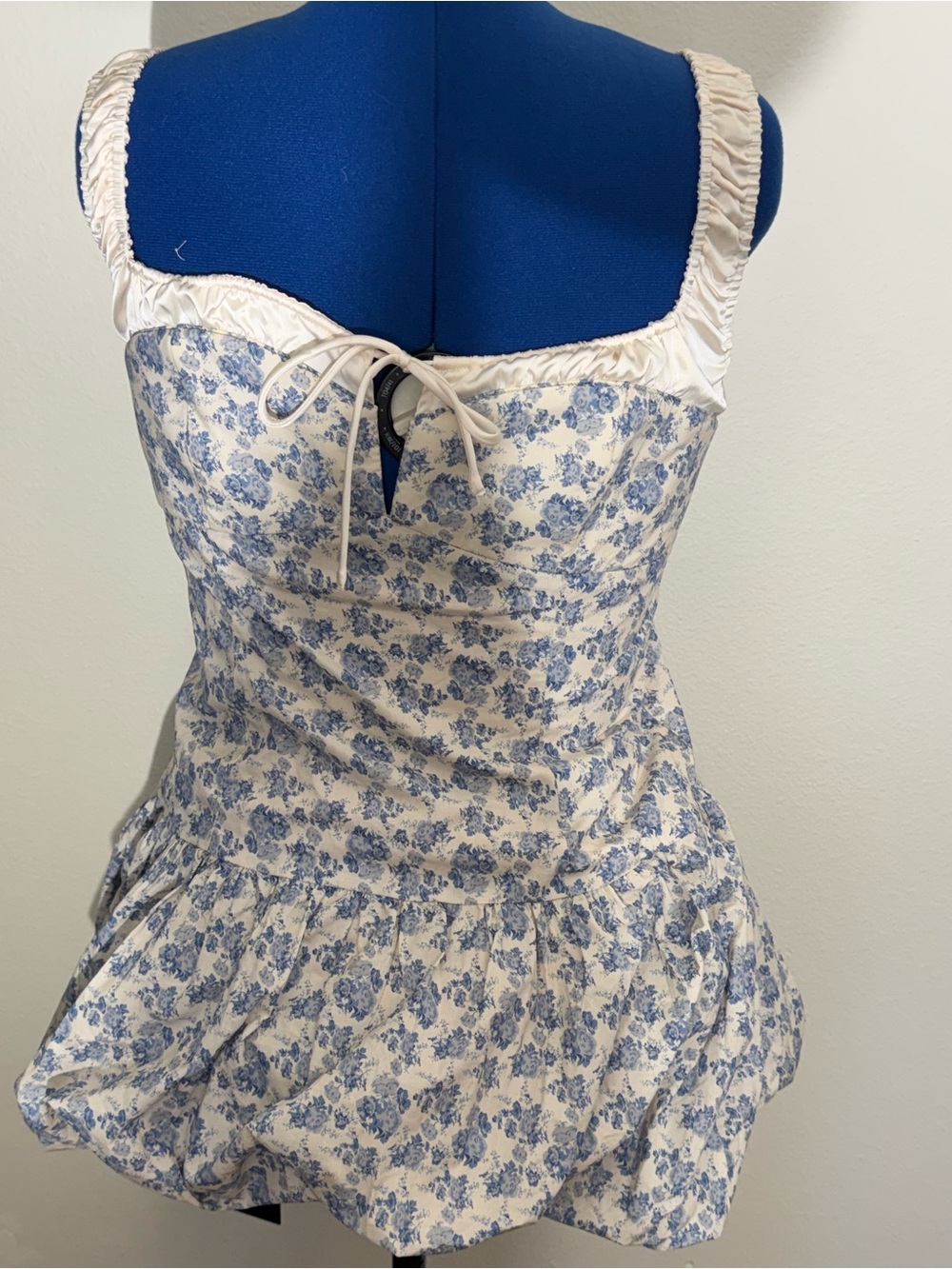 ASTR The Label Floral Milkmaid Bubble Hem Dress- Blue Floral- Size Large - Picture 9 of 13